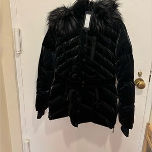 Jocelyn NWT Hooded long puffer jacket with belt and faux fur trim  Brand New